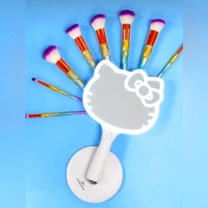 NWOB HELLO KITTY 😺 "LED HANDHELD MAKEUP MIRROR W/STANDING BASE"
